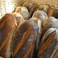 Consommer du pain aux céréales fait-il grossir ?
En lui-même, aucun aliment ne fait maigrir puisque sa définition