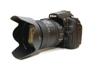 Fiche technique sur Reflex - Nikon D90 + Obj. Nikon AF-S DX VR 18 - 105 mm f/3.5 - 5.6 G ED
	Modèle de l'objectif : Nikon AF-S DX VR